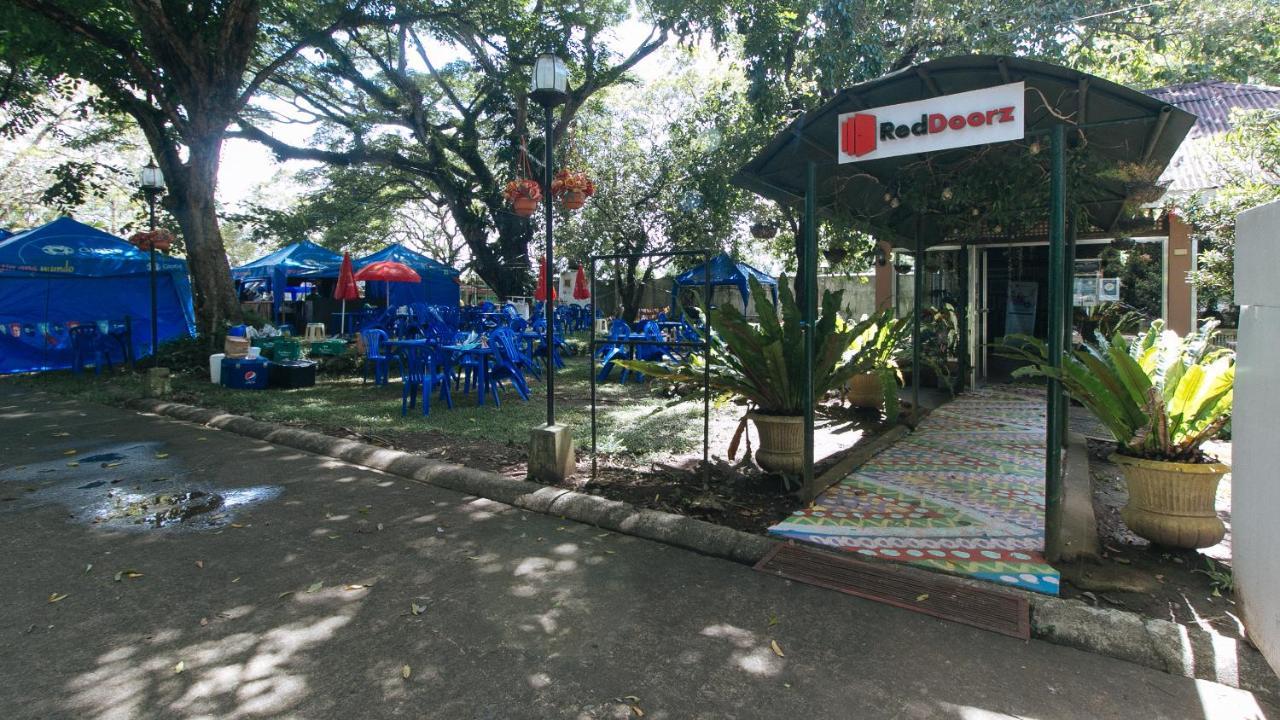 Reddoorz Premium @ Ouan'S The Farm Resort Lucena Exterior photo