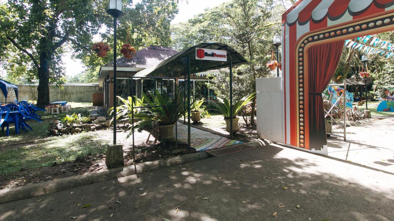 Reddoorz Premium @ Ouan'S The Farm Resort Lucena Exterior photo