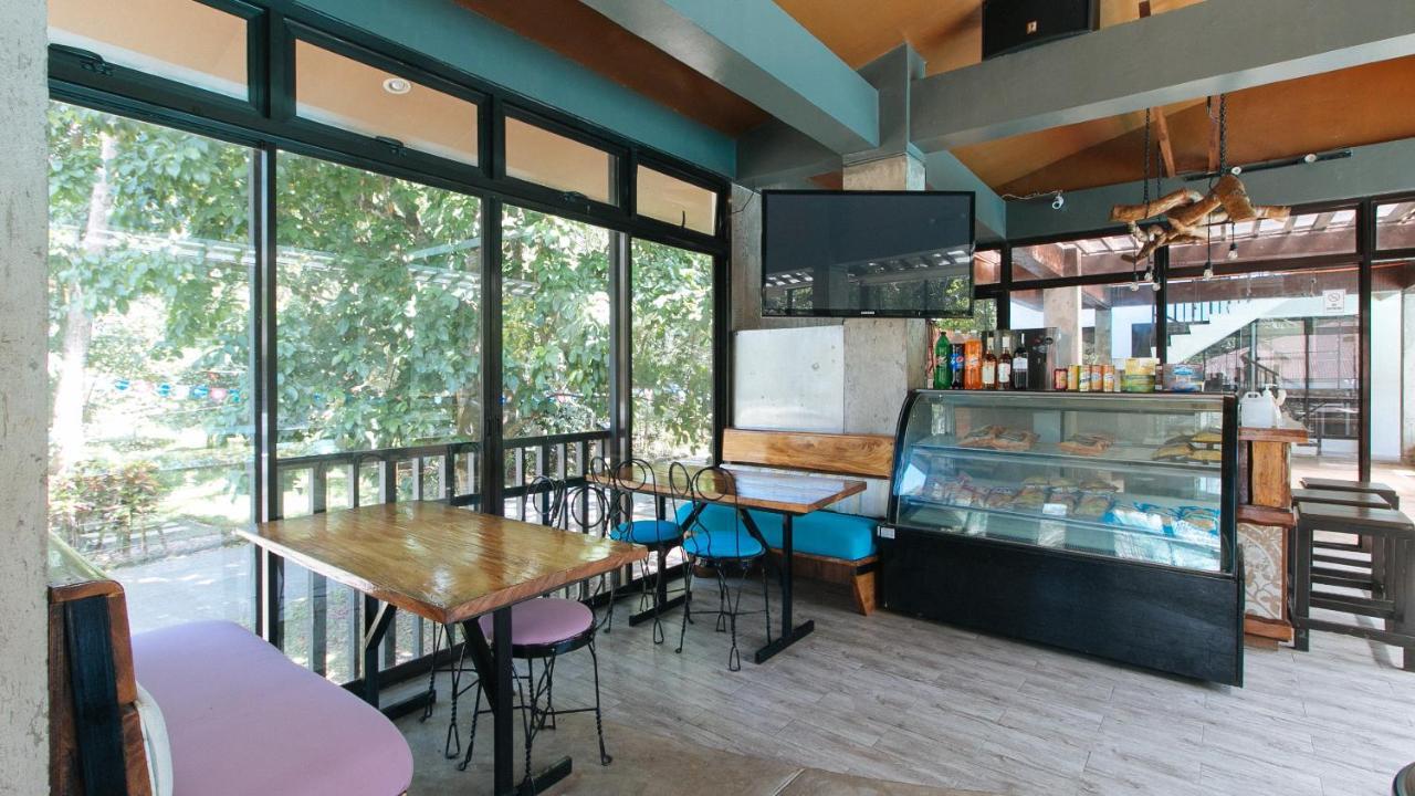 Reddoorz Premium @ Ouan'S The Farm Resort Lucena Exterior photo