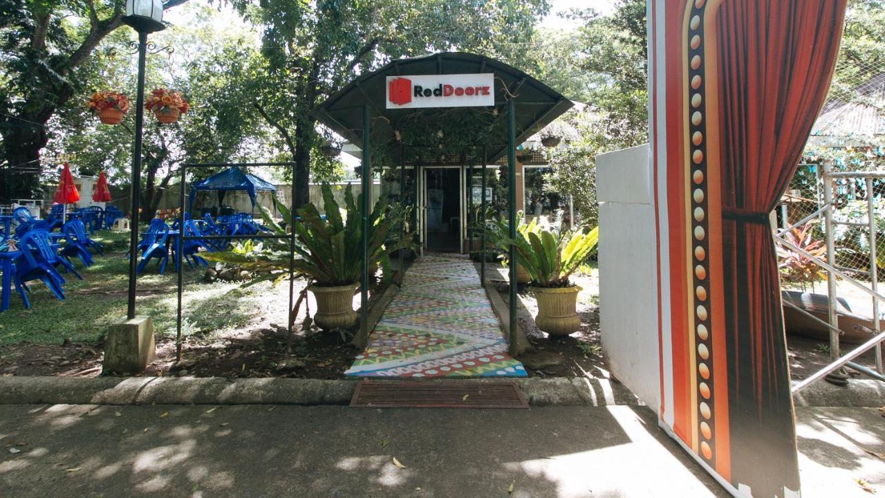 Reddoorz Premium @ Ouan'S The Farm Resort Lucena Exterior photo