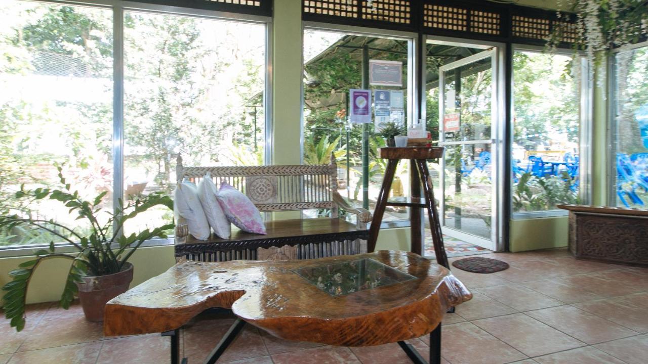 Reddoorz Premium @ Ouan'S The Farm Resort Lucena Exterior photo
