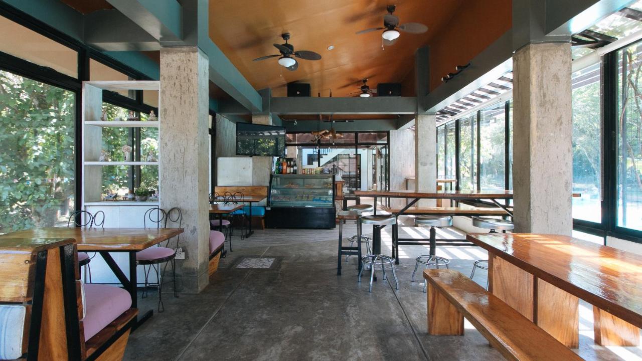 Reddoorz Premium @ Ouan'S The Farm Resort Lucena Exterior photo