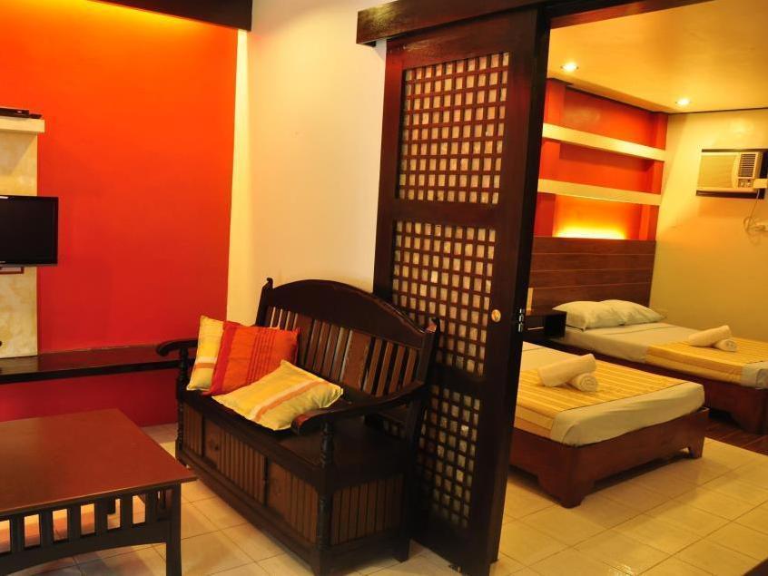 Reddoorz Premium @ Ouan'S The Farm Resort Lucena Exterior photo