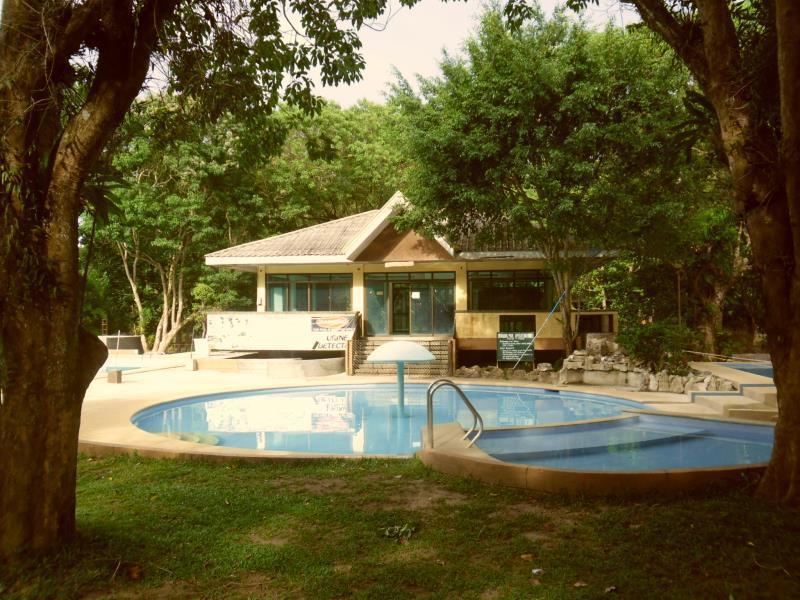 Reddoorz Premium @ Ouan'S The Farm Resort Lucena Exterior photo