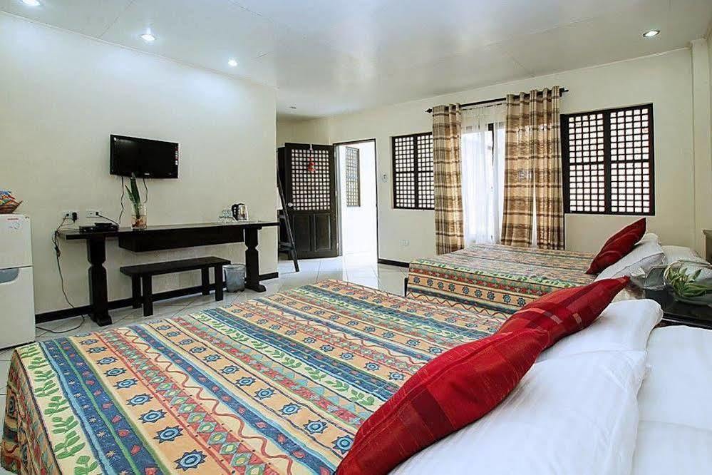 Reddoorz Premium @ Ouan'S The Farm Resort Lucena Exterior photo