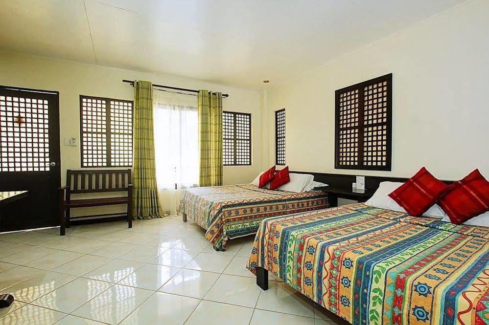 Reddoorz Premium @ Ouan'S The Farm Resort Lucena Exterior photo