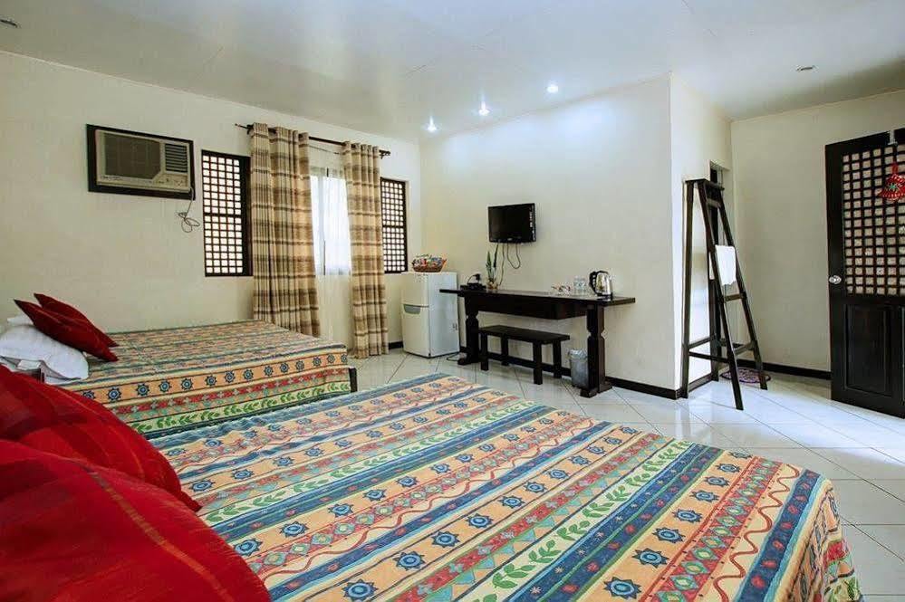 Reddoorz Premium @ Ouan'S The Farm Resort Lucena Exterior photo